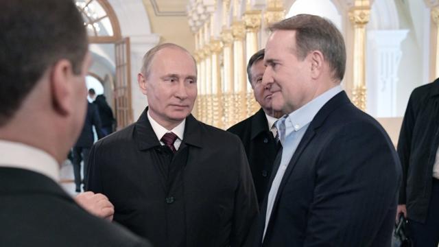 Виктор Медведчук - кум Путина. Российский президент крестил его дочь