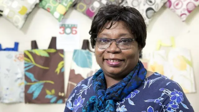 พาเมลา อานอมนีซ ช่วยเหลือผู้ป่วยทางจิตผ่านงานศิลปะและหัตถกรรม