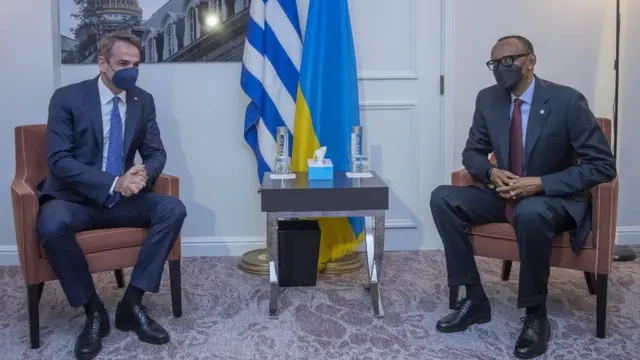 Imbere y'uko inama itangura i Bruxelles/Brussels mu Bubirigi, mu gatondo ko ku wa 17 Perezida Kagame yabonanye n'umushikiranganji wa mbere w'Ubugiriki, Kyriakos Mitsotakis