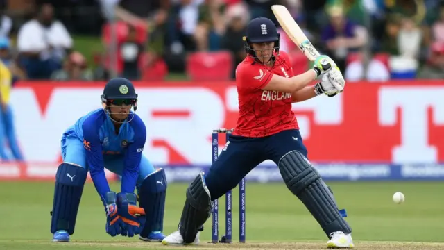 விளாசும் பிரன்ட்