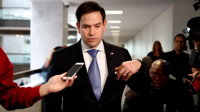 投票支持恢复制裁中兴的议员,包括共和党议员、美国国会及行政当局中国委员会主席鲁比奥。