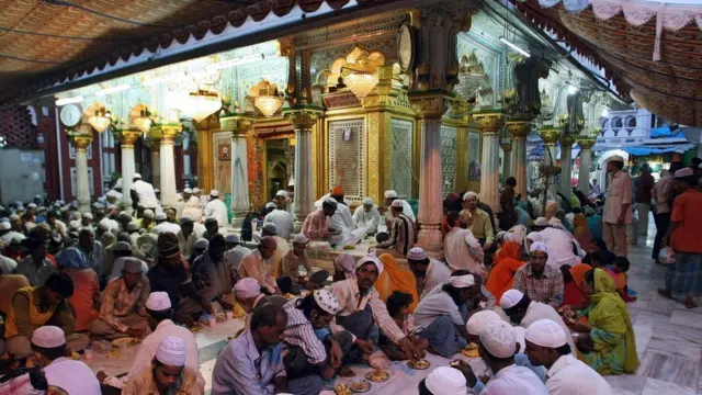 দিল্লির নিজামউদ্দিন আউলিয়ার দরগা। ভারতের মাদারি সুফিদের প্রধান কেন্দ্র।