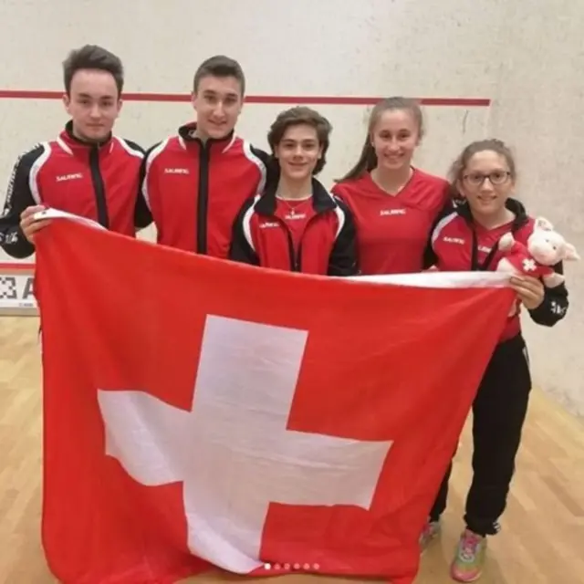 સ્વિસ ટીમની તસવીર