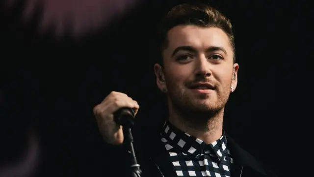 El cantante británico Sam Smith se operó de una hemorragia en su cuerda vocal en 2015.