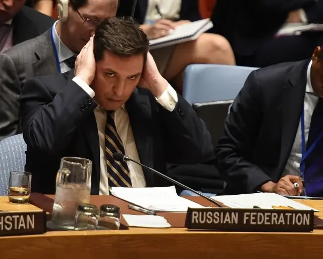 อุปทูตรัสเซียประจำสหประชาชาติในขณะร่วมประชุมด่วนสหประชาชาติกรณีใช้อาวุธเคมีในซีเรีย เม.ย. ปีนี้