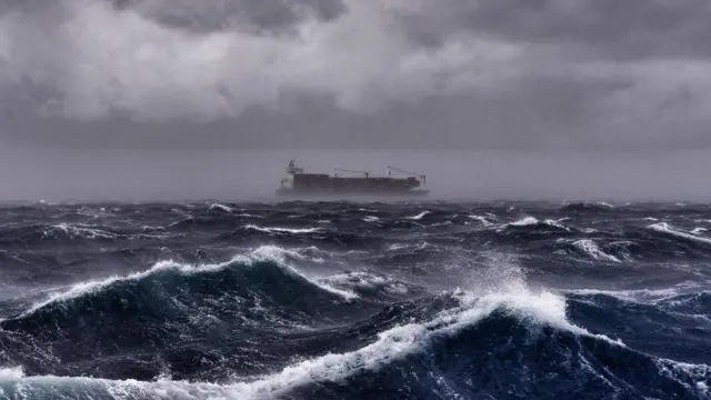 Море