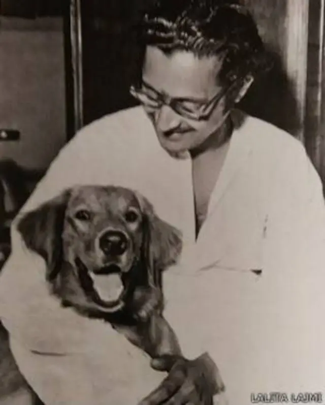 ગુરુ દત્ત તેમના પ્રિય ડોગ ટોની સાથે.