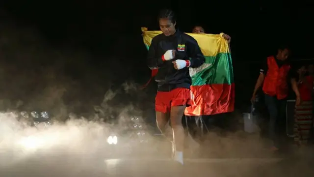 အရှေ့တောင်အာရှ အားကစားပြိုင်ပွဲမှာ Boxing ပါဝင် ယှဉ်ပြိုင်ခဲ့စဉ်က