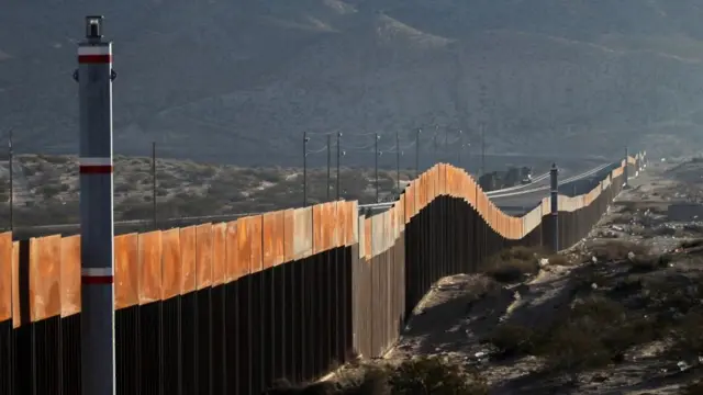 Кордон між США і Мексикою