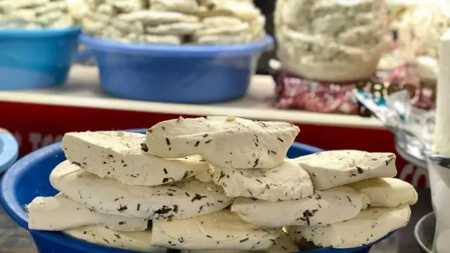 طبق الجبن بالأعشاب