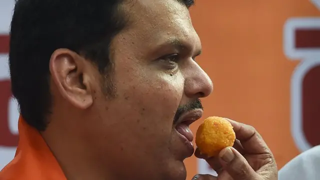 மகராஷ்டிரா அரசியல்: சரத் பவாரை சந்தித்த பா.ஜ.க நாடாளுமன்ற உறுப்பினர்