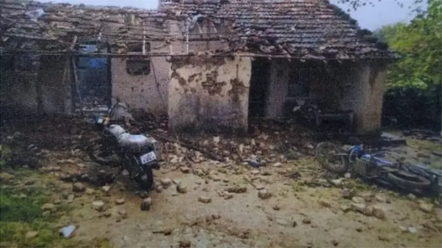 સરવૈયા પરિવારનું ઘર જેને સળગાવી નખાયું હતું.