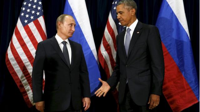 O presidente da Rússia, Vladimir Putin, com o presidente dos Estados Unidos, Barack Obama