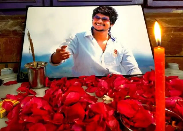 Dad ka soo horjeedo dilka Pranay ayaa xus ku qabtay gurigiisa hortisa.