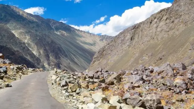 1971 வரை பாகிஸ்தான் கிராமம், பிறகோ இந்திய கிராமம்