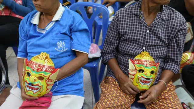 สตรีชาวกำแพงเพชร รอรับการตรวจคัดกรองปากมดลูกด้วยวิธีแปปสเมียร์ที่ รพ.ส่งเสริมสุขภาพตำบลหนองกรด