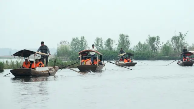 到白洋淀旅游的游客