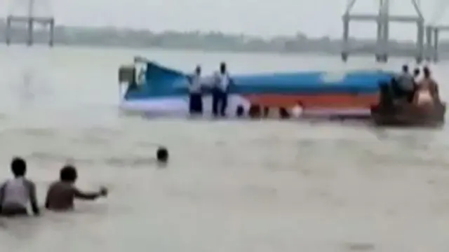 கிருஷ்ணா ஆற்றில் படகு கவிழ்ந்து விபத்து: 11 பேர் பலி