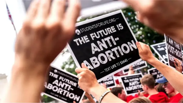 법과 조직 관련 문제, 이념적 입장 등으로 모든 기업이 직원들에게 임신중지를 지원하기는 어려울 것이다