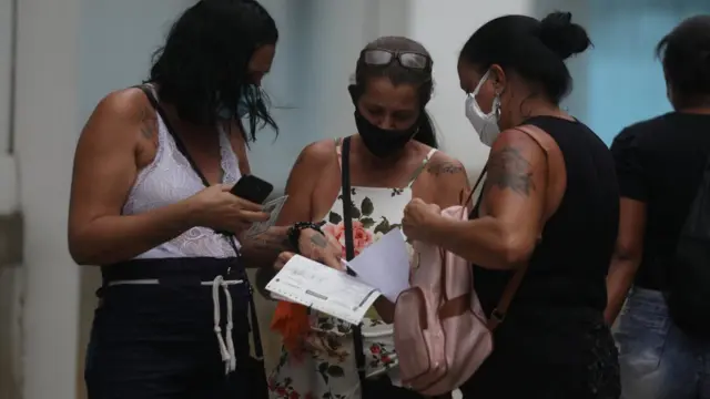 Tres mujeres en un hospital de Brasil