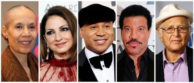 المكرمون هم (من اليسار): كارمن دي لافالاد، غلوريا إيستيفان، إل إل كول، لاينل ريتشي، نورمان لير