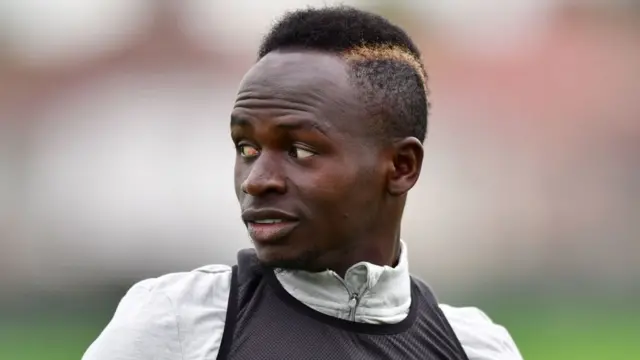 Sadio Mané convoqué par le Sénégal pour les qualifications du Mondial 2018 malgré sa blessure.