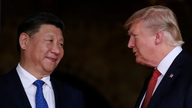 Xi Jinping, presidente da China, encara Donald Trump, presidente dos EUA