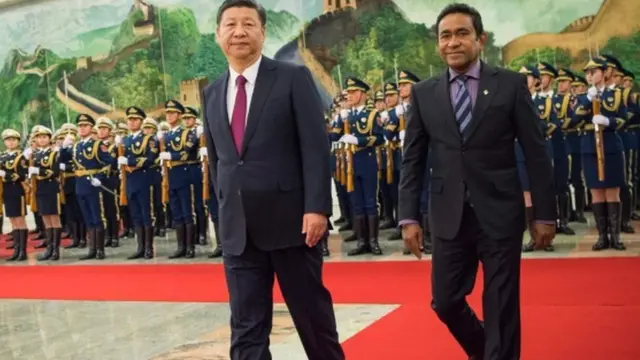 માલદીવના રાષ્ટ્રપતિ અબ્દુલ્લા યામીન અને ચીનના રાષ્ટ્રપતિ શી જિનપિંગ
