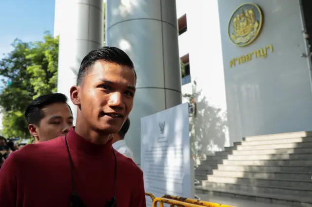 ภาณุพงศ์ จาดนอก เดินทางมาถึงศาลอาญา