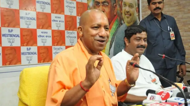 কলকাতায় এসে নির্বাচনী সাংবাদিক বৈঠক করছেন যোগী আদিত্যনাথ। ফাইল ছবি