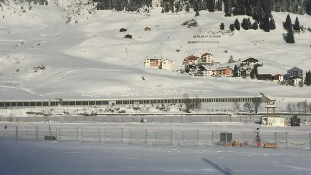 ظاهرة الاحترار العالمي تؤثر على ذوبان ثلوج القطبين