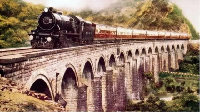 ఆజాద్ అక్కడ ఇంటి పేరు