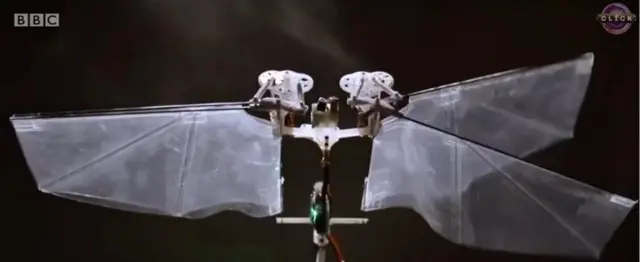 उड़ने वाला रोबोट