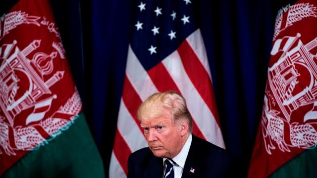 Трамп и флаги Афганистана