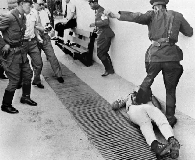 1975년 북한국 유엔사 헨더슨 소령 폭행 사건