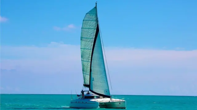 Парусный двухкорпусный катер Destiny II