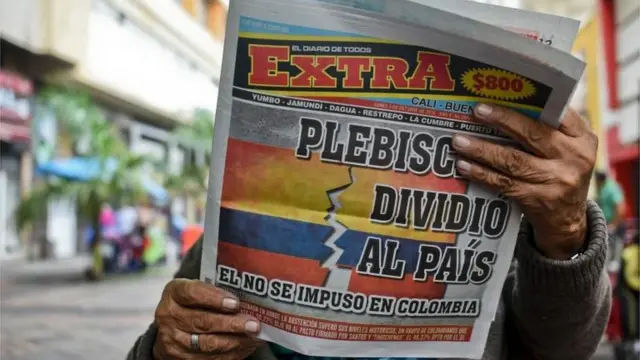 El plebiscito dividió al país, es el titular de un diario colombiano.