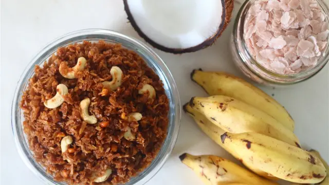 गूळ घातलेले पोहे