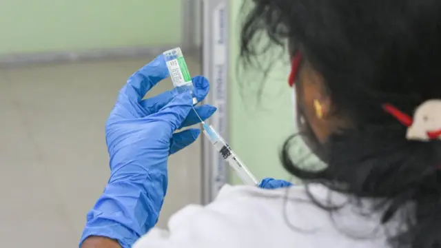 कोरोना लस