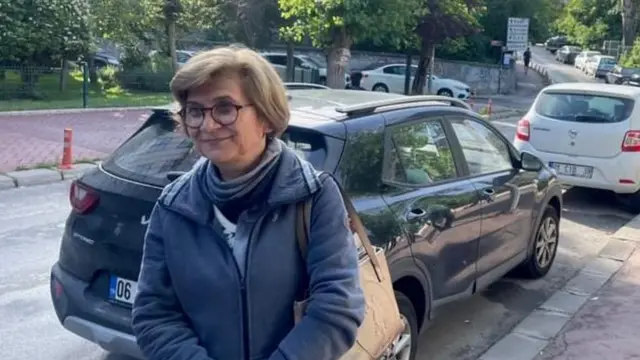 Şengül səs vermək üçün gözləyirdi