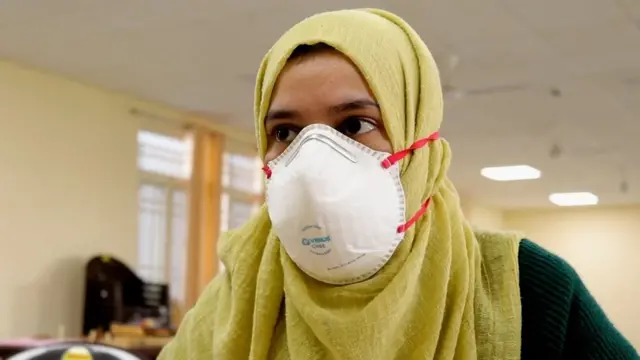 चीन से लौटी एक महिला