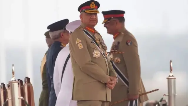 جنرل باجوہ، عمران خان