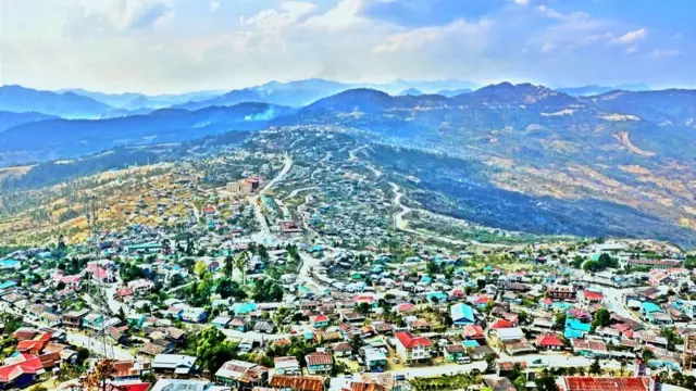 ဟားခါးမြို့ပေါ်မြင်ကွင်း