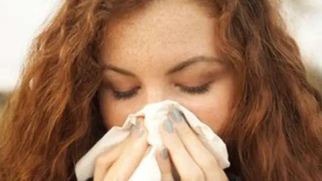 አፍንጫኣ ዝተሸፈነት ሰብ