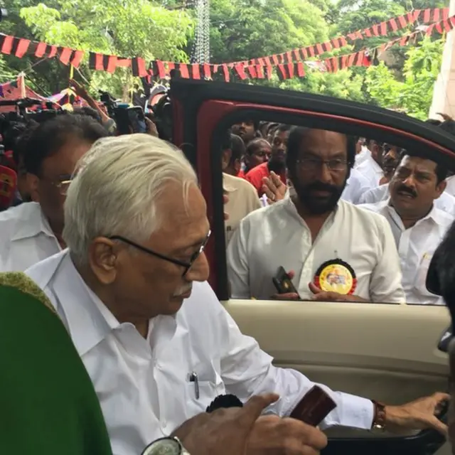 திமுக தலைவரானார் ஸ்டாலின்: உற்சாகத்தில் கட்சித் தொடர்கள்