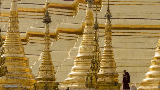 ရွှေတိဂုံ စေတီ