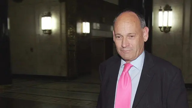 Энтони Брентон