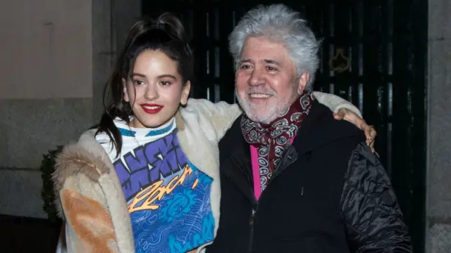 Rosalía con el director de cine español BBC