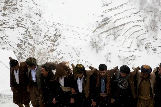 رقص و سماع برای "پیر شالیار" در اورامان تخت