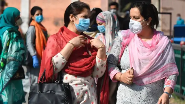 महिलाएं